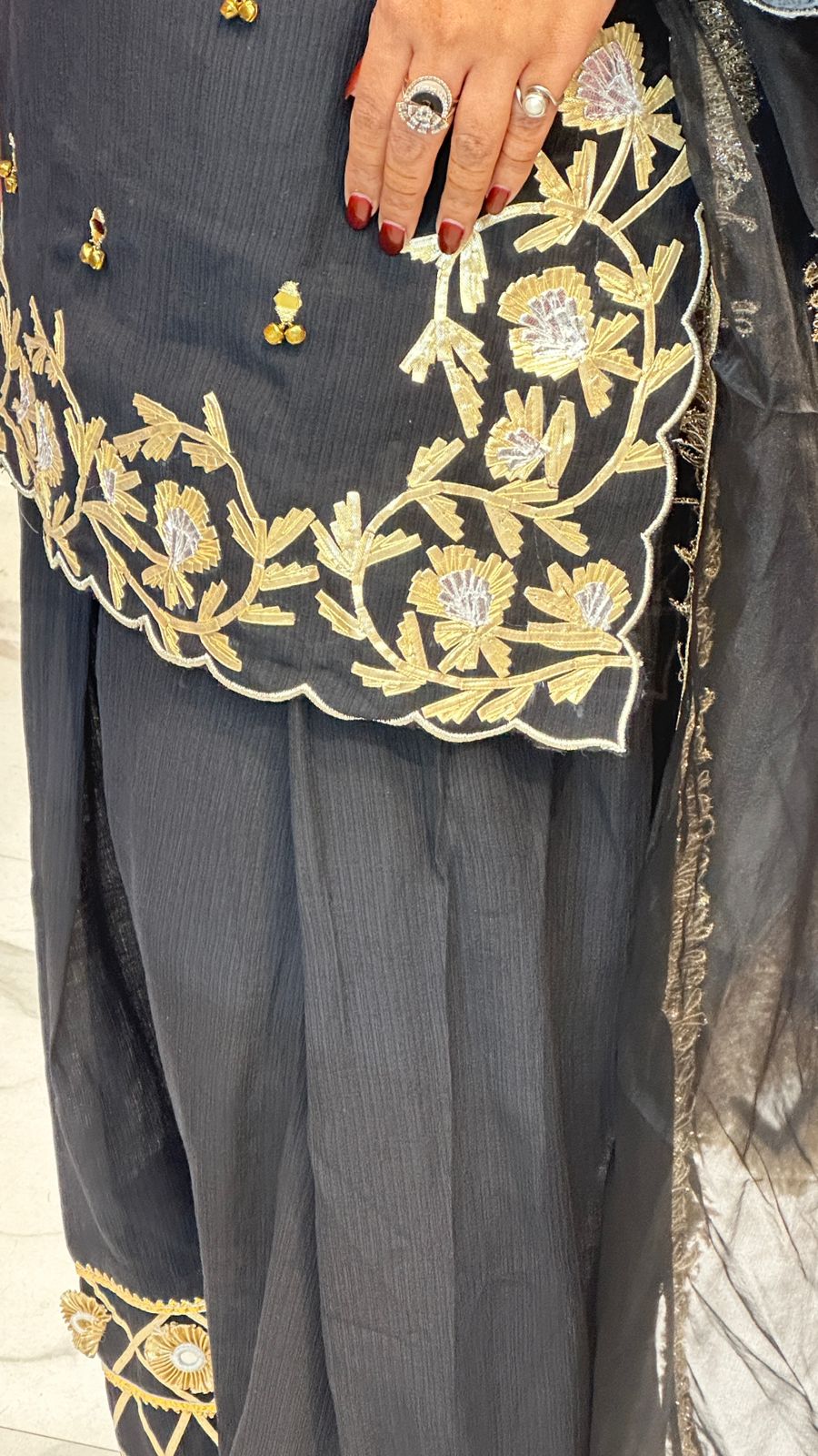 "ZIVRAH" Elegant Suit With Mirror Work FS88