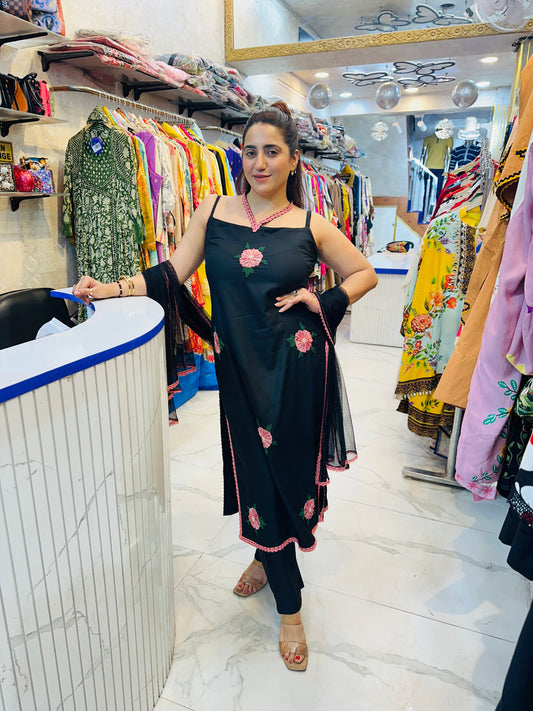'NOORA' Flower Work Suit With Lace Work FS230