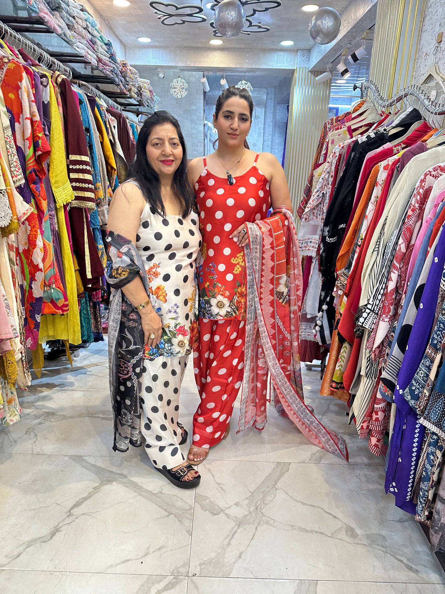 "RETRO" Elegant Suit With Doted Print FS244