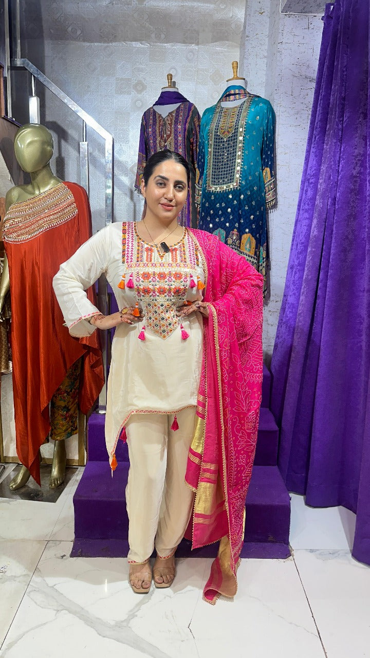 "NOORPAN" OFF-WHITE WITH BANDHANI DUPATTA FS27