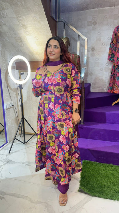 "TASVEER" Floral Elegance with a Touch of Royalty FS57