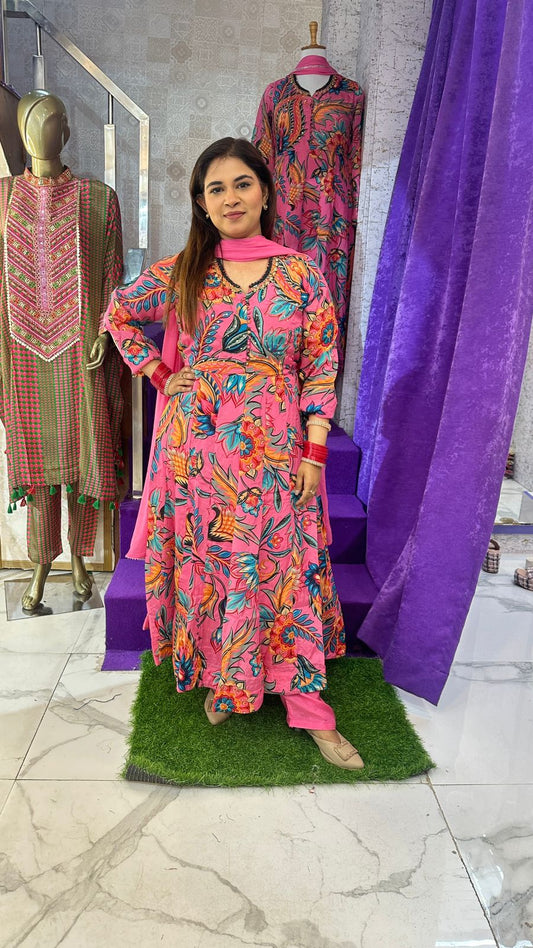 "TASVEER" Floral Elegance with a Touch of Royalty FS57