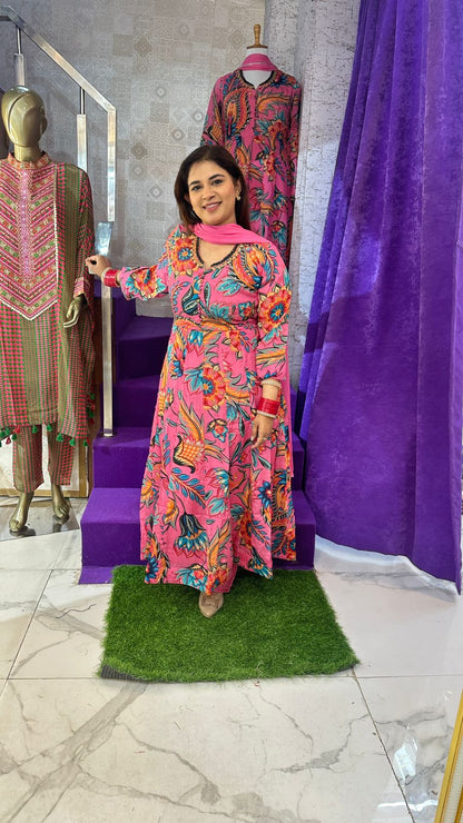 "TASVEER" Floral Elegance with a Touch of Royalty FS57