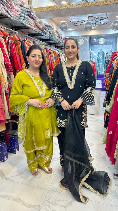 "ZIVRAH" Elegant Suit With Mirror Work FS88