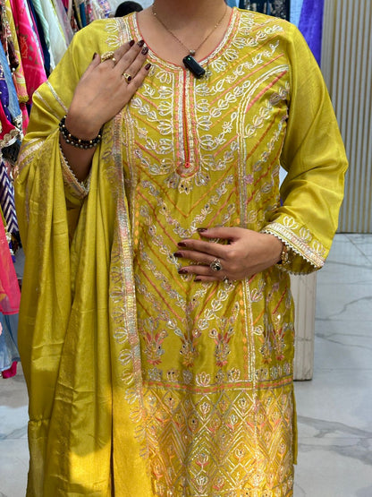 "SAANRI" Elegant Long Suit With Lace Work FS90