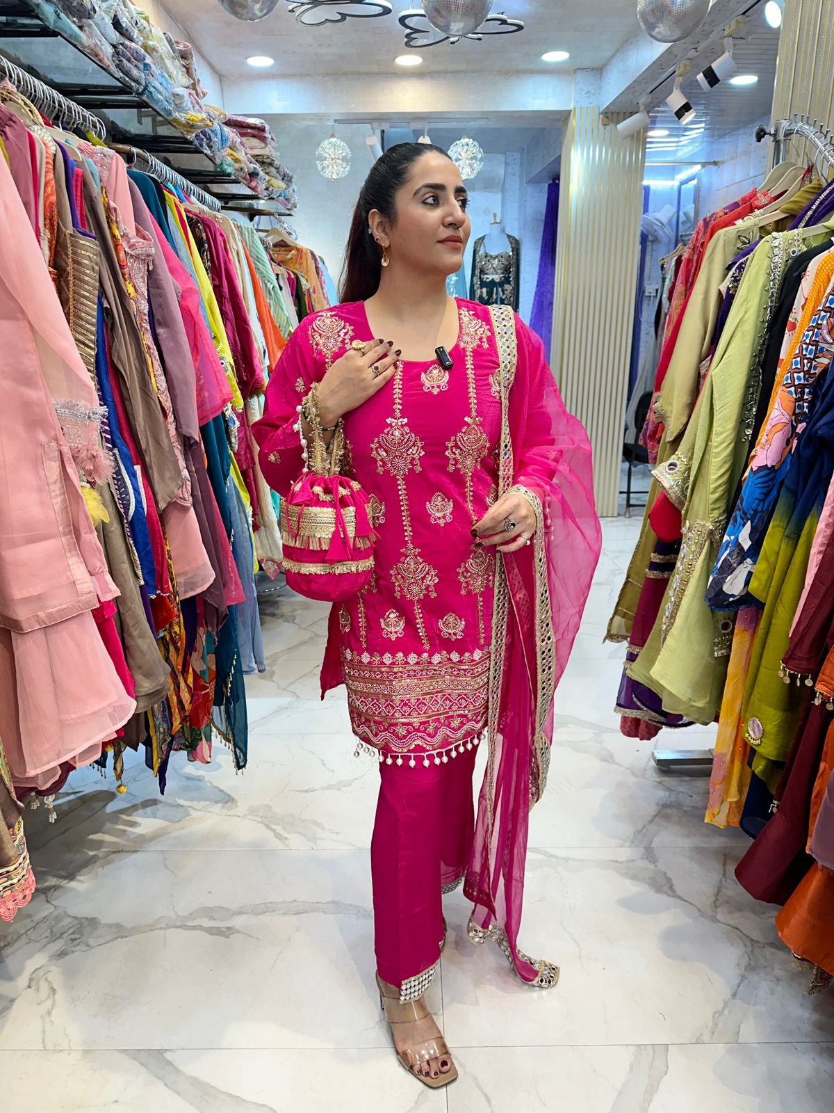 "PARI" Beautiful 4 Pieces Set with Potli FS100