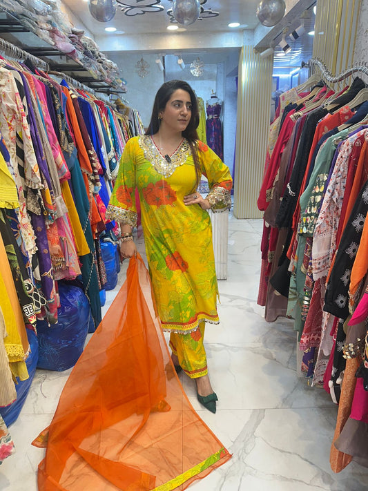 ‘NAARI’ Beautiful Floral Print Suit FS193