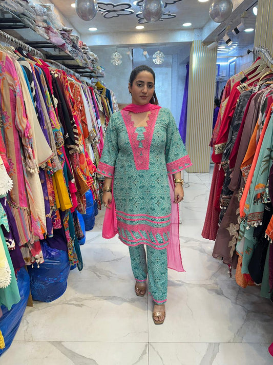 ‘VASANTA’ Stunning Pattern Print Suit With Lace Work FS196