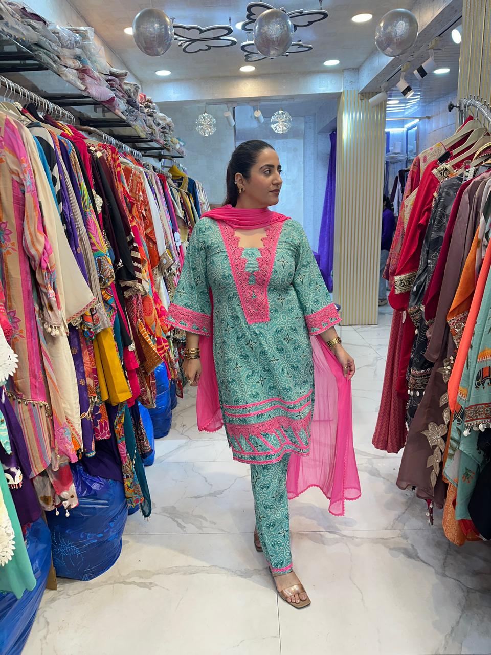 ‘VASANTA’ Stunning Pattern Print Suit With Lace Work FS196