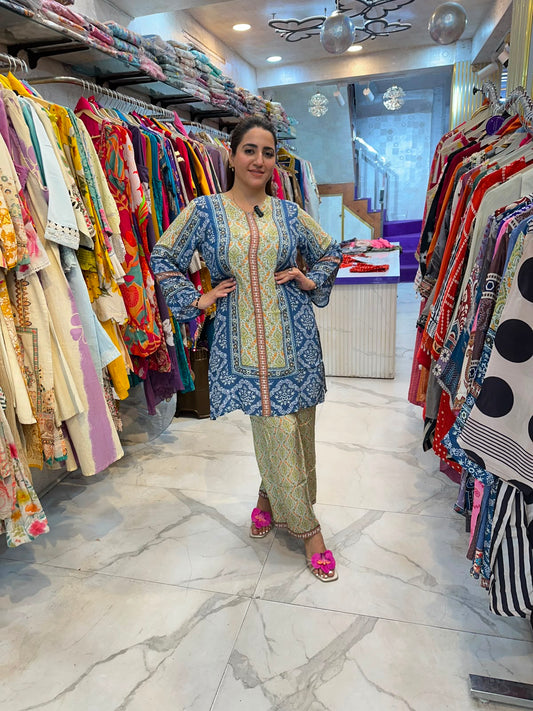 ‘AURI’ Elegant Printed Design Suit FS235