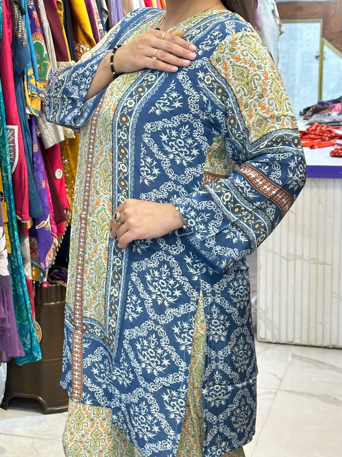 ‘AURI’ Elegant Printed Design Suit FS235