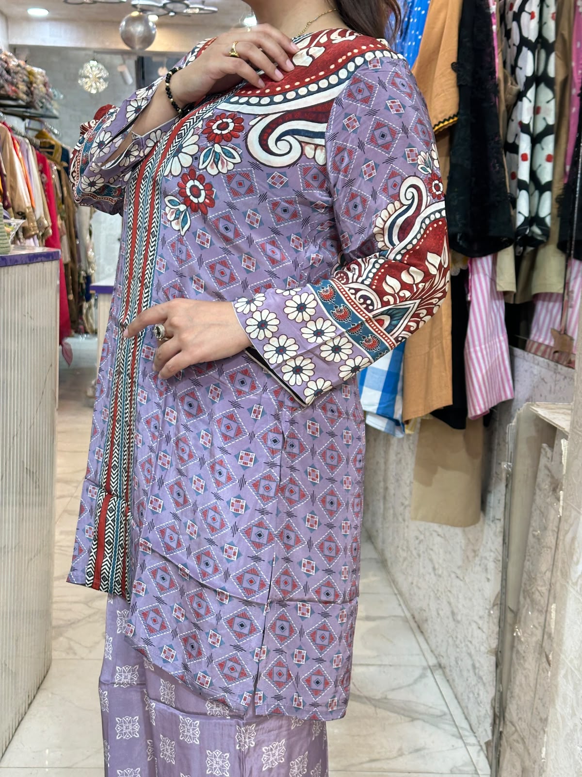 ‘LILA’ Elegant Suit With Print On Shoulders FS239