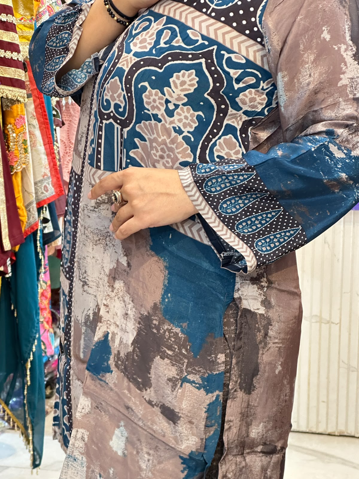 ‘REVA’ Beautiful Printed Suit FS243