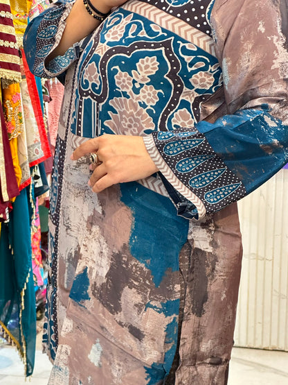 ‘REVA’ Beautiful Printed Suit FS243