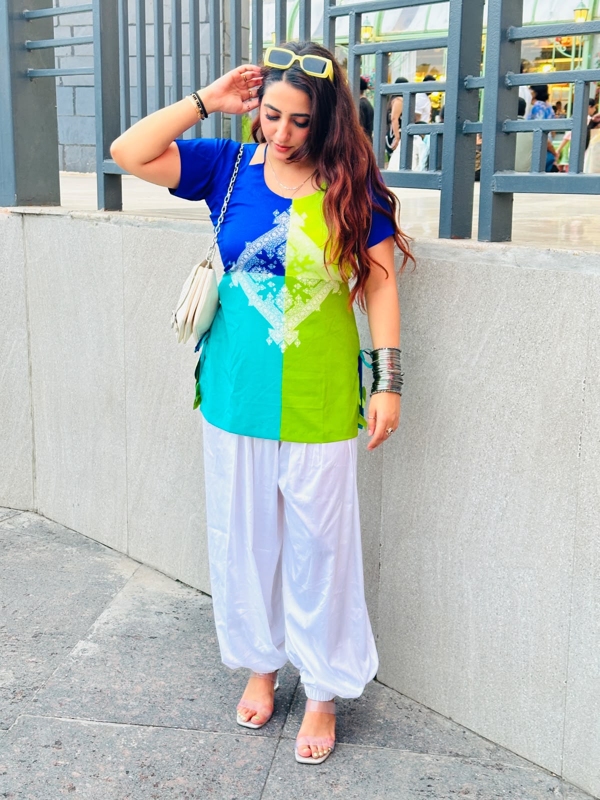 ‘GULPOSH’ Beautiful Short kurti with ballon pants FS248