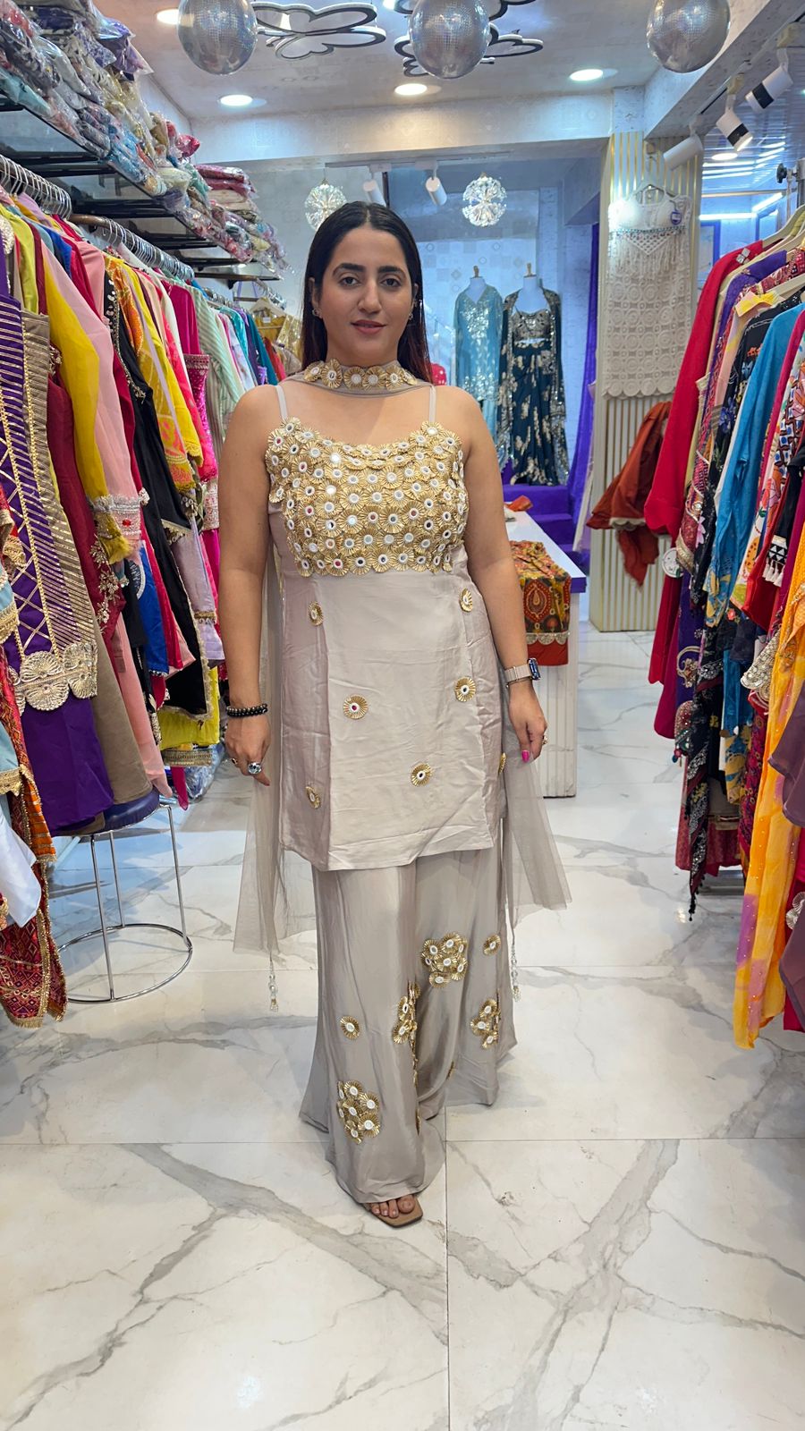 "CHAKRIYAN" Beautiful Suit with Designer Chuni FS73