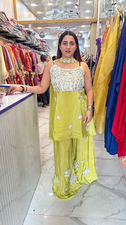 "CHAKRIYAN" Beautiful Suit with Designer Chuni FS73