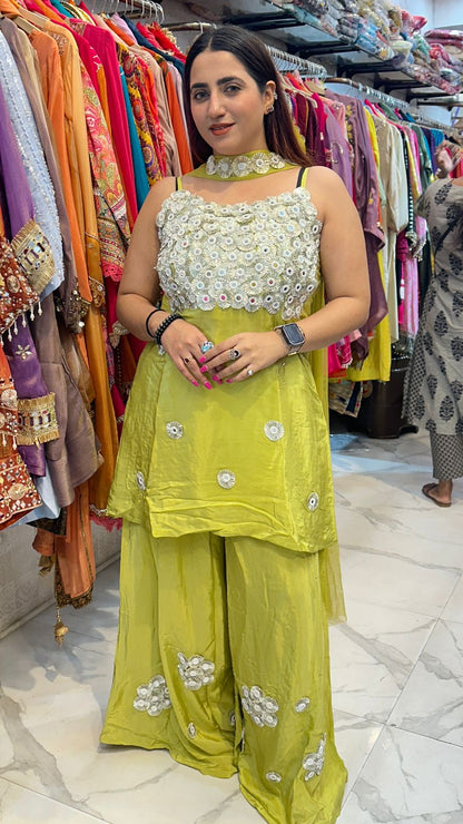 "CHAKRIYAN" Beautiful Suit with Designer Chuni FS73