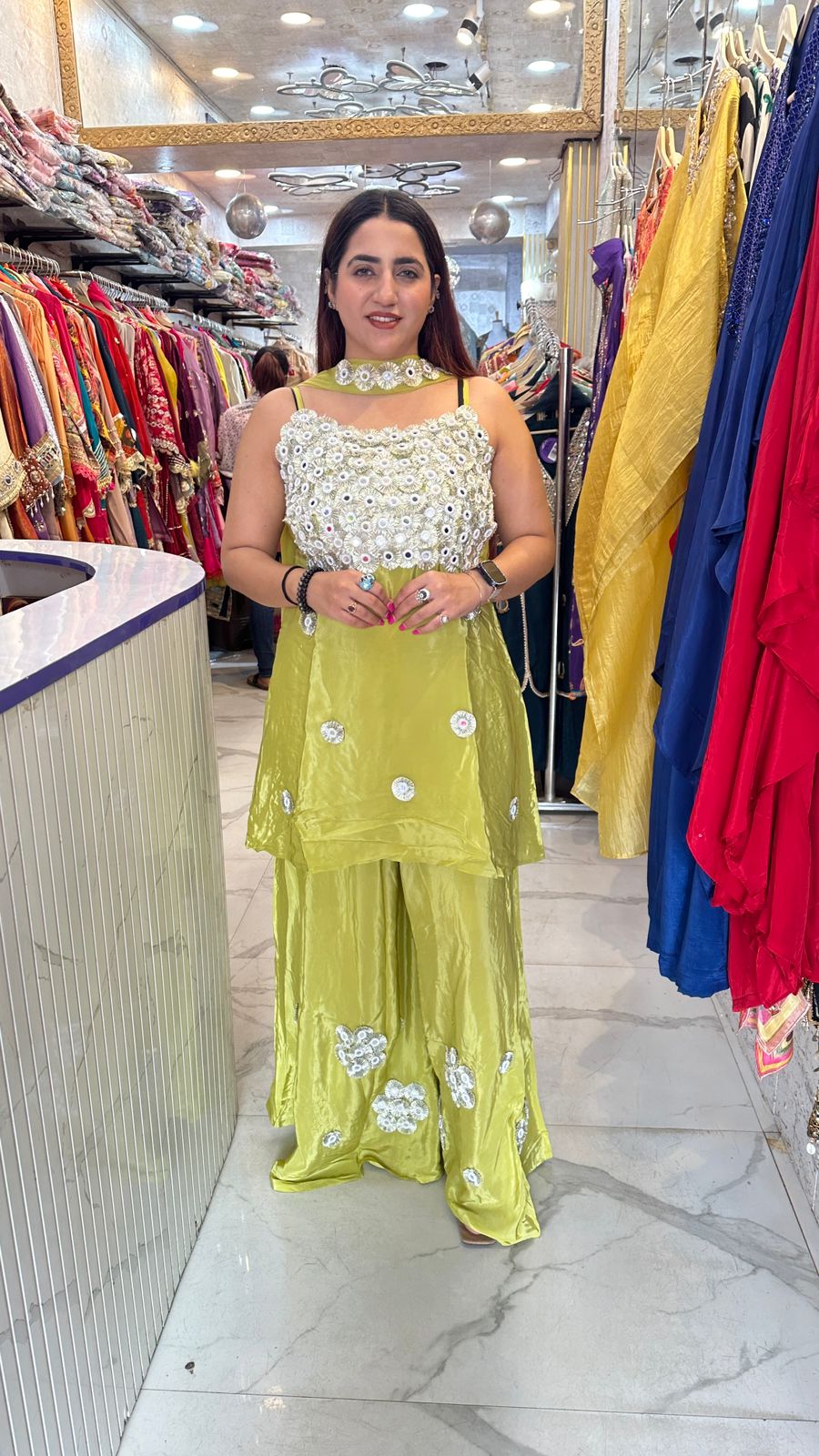 "CHAKRIYAN" Beautiful Suit with Designer Chuni FS73