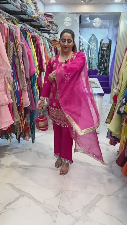 "PARI" Beautiful 4 Pieces Set with Potli FS100